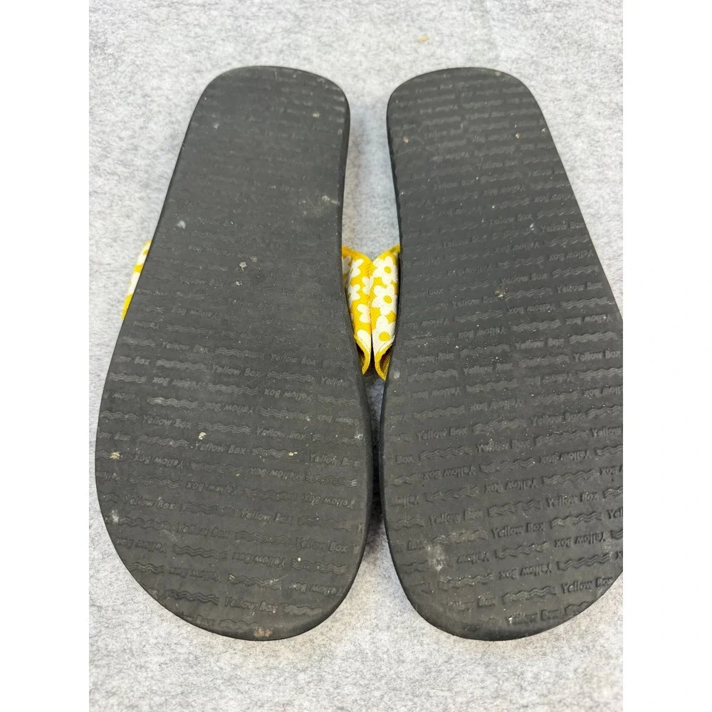 Yellow Box Froamy Yellow Daisy Design Flip Flops Women's Size 9 - Picture 4 of 4